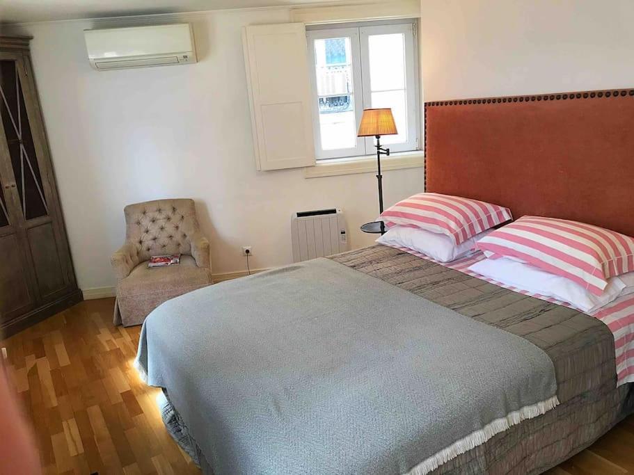 Apartment Historical 3 Bedroom Duplex In *