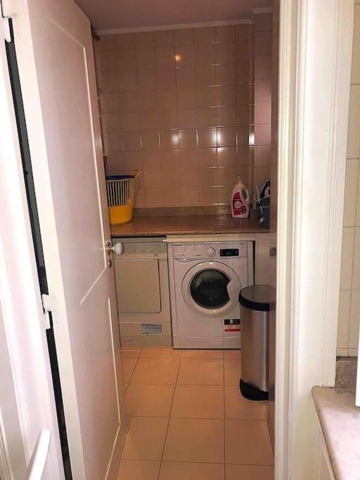 Apartment Historical 3 Bedroom Duplex In *