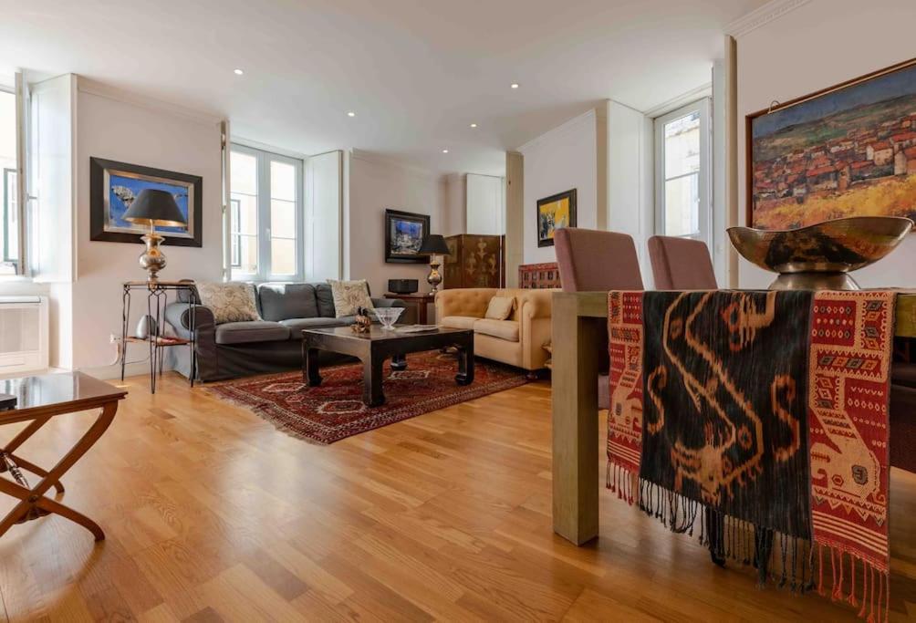 Historical 3 Bedroom Duplex In Apartment Lissabon
