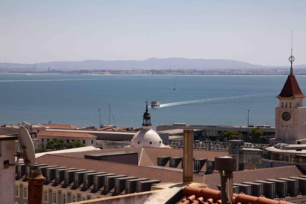 Historical 3 Bedroom Duplex In * Lissabon