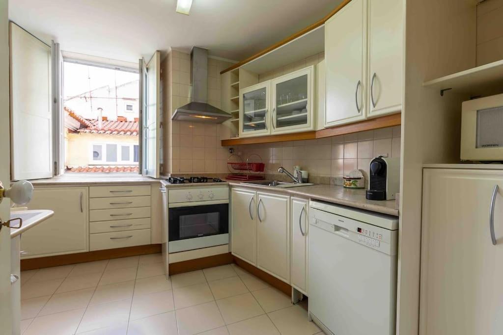 Historical 3 Bedroom Duplex In Apartment Lissabon