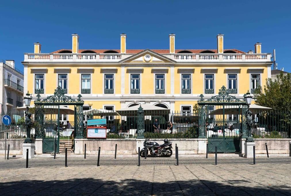 Historical 3 Bedroom Duplex In Lissabon